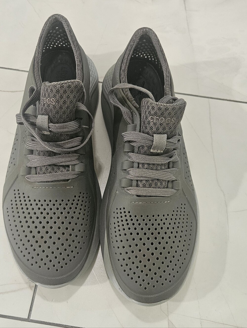 CROCS Men's Gray Perforated Lace-Up Athletic Sneakers